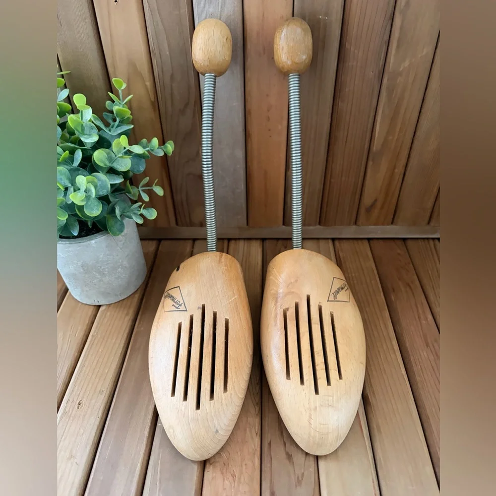 Vintage Formwell Wooden Shoe Trees, Size 10, Large, Spring Loaded Collectible